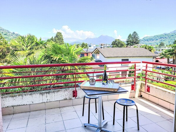 Apartment, Balcony, Houseplant, Hotel, Resort, Porch, Fence
