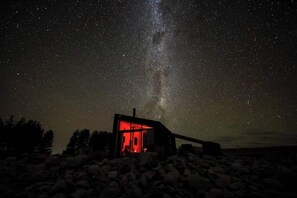 Skylark Cabin is located in a spectacular dark sky reserve, ideal for stargazing and astrophotography
