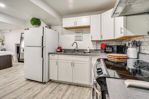 Kitchen | Cooking Basics | Single-Story Studio Apartment