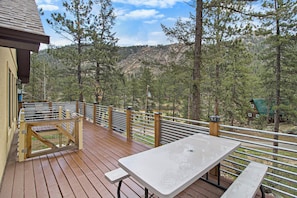 Private outdoor space for yoga or stargazing.