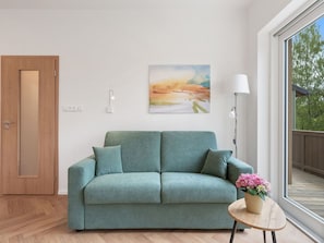Möbel, Couch, Interior Design, Flooring, Fussboden, Wohnzimmer, Zimmer, Wohnung, Dekokissen