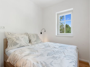 Wall, Bedroom, Wood, Bed, Bedding, Bed Sheet, Linens, Interior Design, Home, Floor