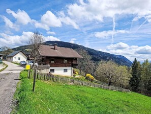 Grass, Mountainous Landforms, Hill, Highland, House, Rural Area, Landscape, Cottage, Land Lot, Hill Station