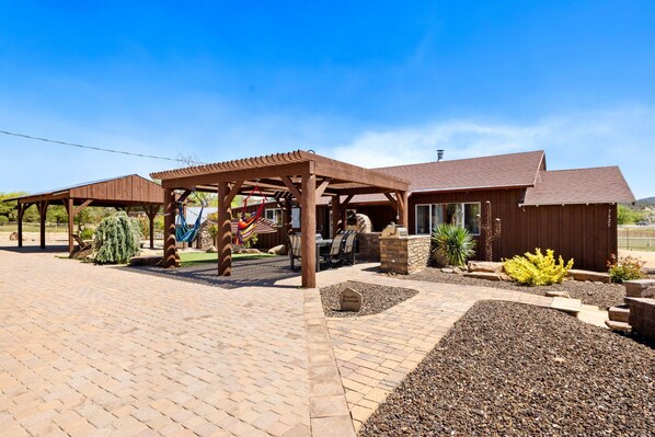 Welcome to Zebra Retreat House — where adventure awaits and unforgettable memories are made! 🦓✨