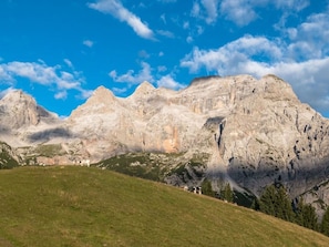 Sky, Mountain, Mountainous Landforms, Mountain Range, Hill, Highland, Ridge, Wilderness, Valley, Hill Station