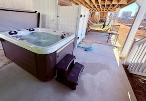 hot-tub-view-side