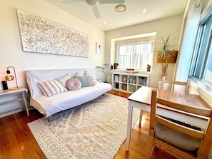 Lounge - sofa bed / comfy lounger