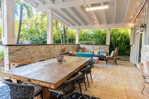 Outdoor dining