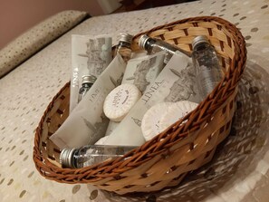Bathroom amenities