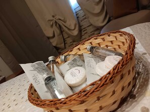 Bathroom amenities