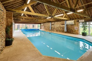 West Barn, Toftrees - Host & Stay