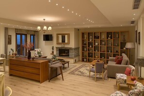 Stylish and Comfortable Interior Lounge
Thoughtfully designed space with seating and decor.