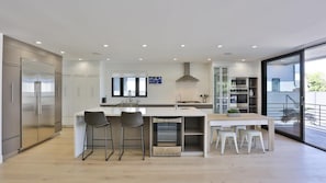 Kitchen/Dining/Bar Area