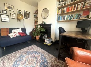 Living Room / Lounge
