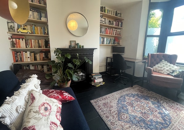 Living Room / Lounge