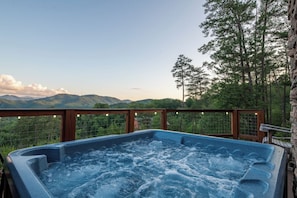 Sunflower Summit's bubbling hot tub