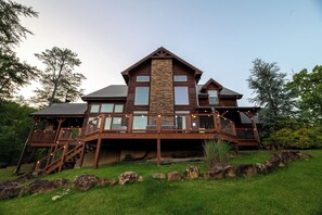 Sunflower Summit's exterior