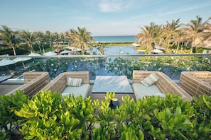 Infinity pool