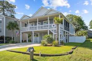 Front of the Coastal Cottage, Plenty of Parking