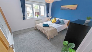 Double bedroom with wardrobe
