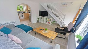 LCD freeview TV - Netflix enabled