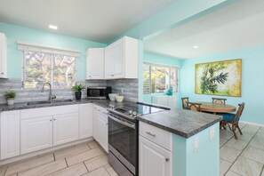 Kitchen & Dining Area