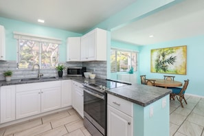 Kitchen & Dining Area