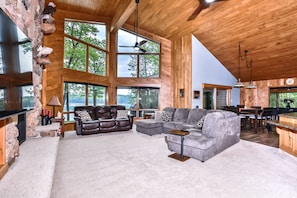 Lakeside living!