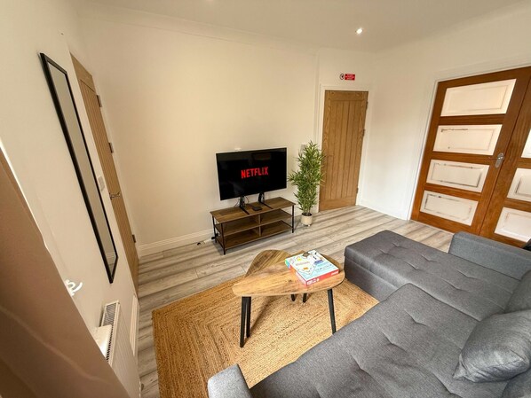 Modern Comfort with Netflix Entertainment