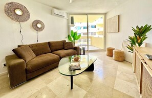 Big living room area with Smart TV and high speed Fibre WIFI