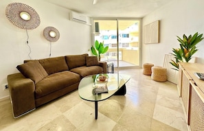 Big living room area with Smart TV and high speed Fibre WIFI