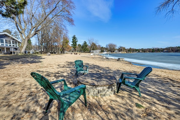 Nekoosa Vacation Rental | 5BR | 2.5BA | Steps to Enter | 2,280 Sq Ft