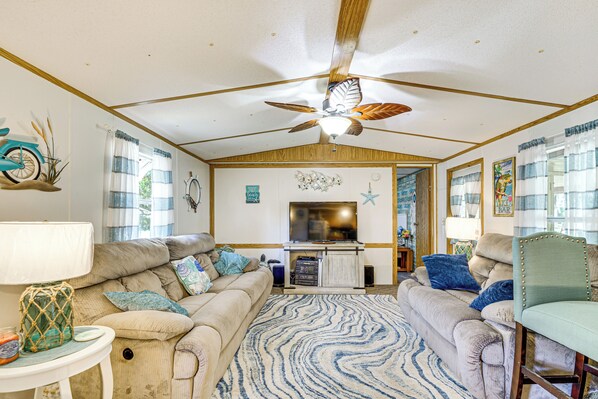 Hernando Vacation Rental | 2BR | 1.5BA | Steps Required | 784 Sq Ft