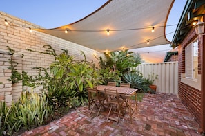 Private leafy courtyard