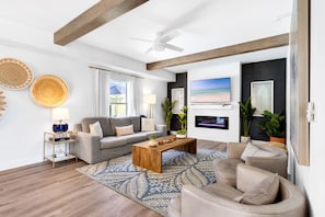 Welcome to White Sands! A newly-renovated home near the beautiful Emerald Coast beach with a private pool and community amenities | Paradise Isles, Destin, Florida | Voyax Luxury Vacation Rentals