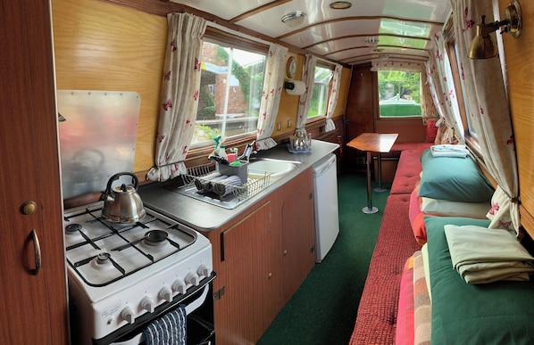 Second bed room, galley and living area.