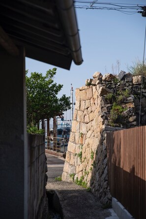 From Ote to the entrance