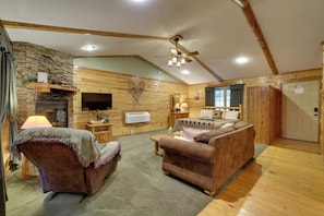 Living Room | King Bed | Queen Sleeper Sofa | 1st Floor | 2-Level Cabin