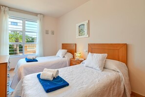 Bedroom with two single beds