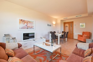 Living-dining room