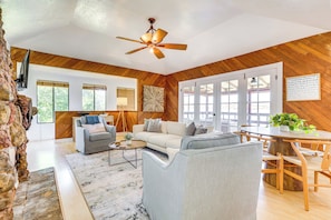 Living Room | Main Level | Smart TV | Fireplace