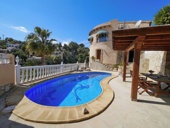 Outdoor dining area