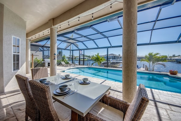 Outdoor dining