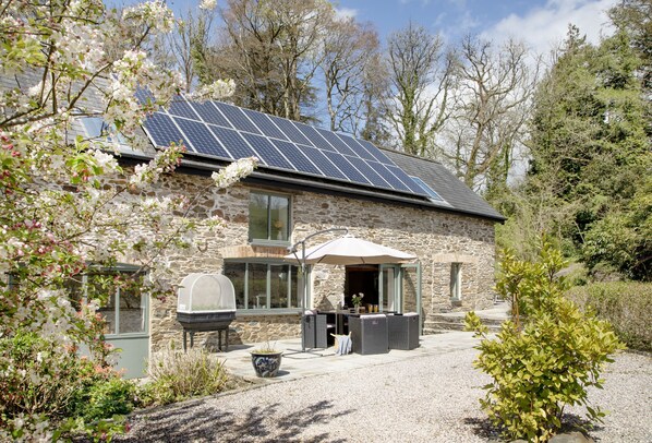 You will find Dundridge Barn tucked away in the stunning south Devon countryside