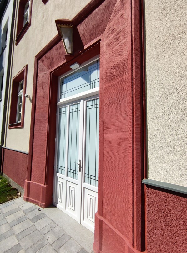 Overnatningsstedets facade