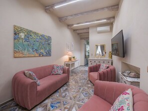 Möbel, Interior Design, Couch, Flooring, Wand, Fussboden, Wohnzimmer, Zimmer, Bilderrahmen, Wohnung