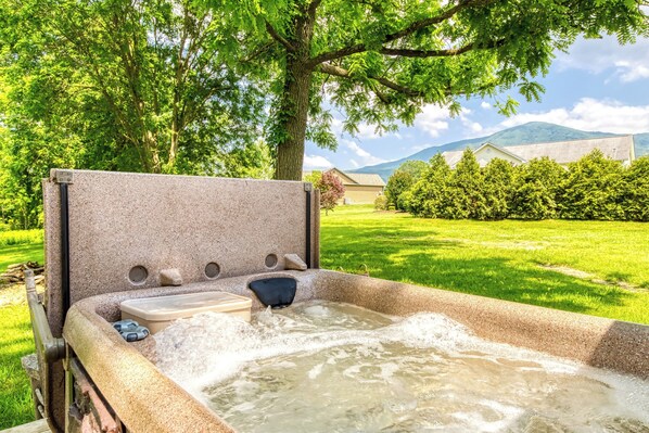 Bain à remous extérieur
