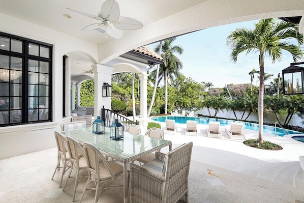 Outdoor dining