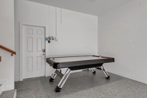 A3 - Air Hockey Table