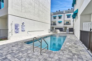 Azul Shared Onsite Pool